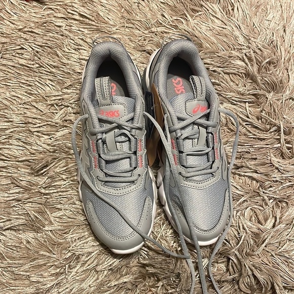 NEW Asics Woman’s Gel Quantum 90 3 Running Athletic Tennis Shoe - Picture 1 of 7